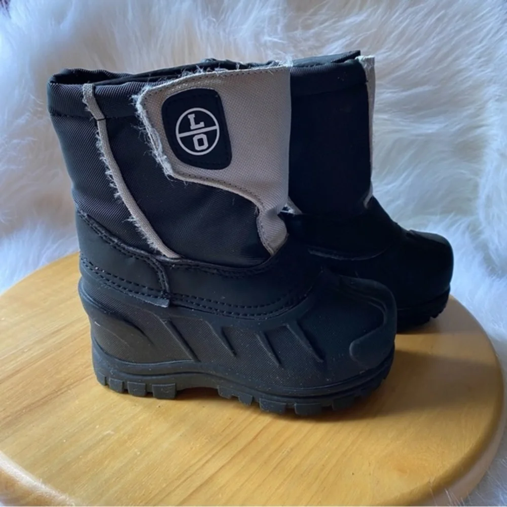 Snow Boots Boys Size 7 Slip‎ On
